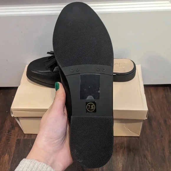 YOKI Women's Tassled Mules - Picture 3 of 11